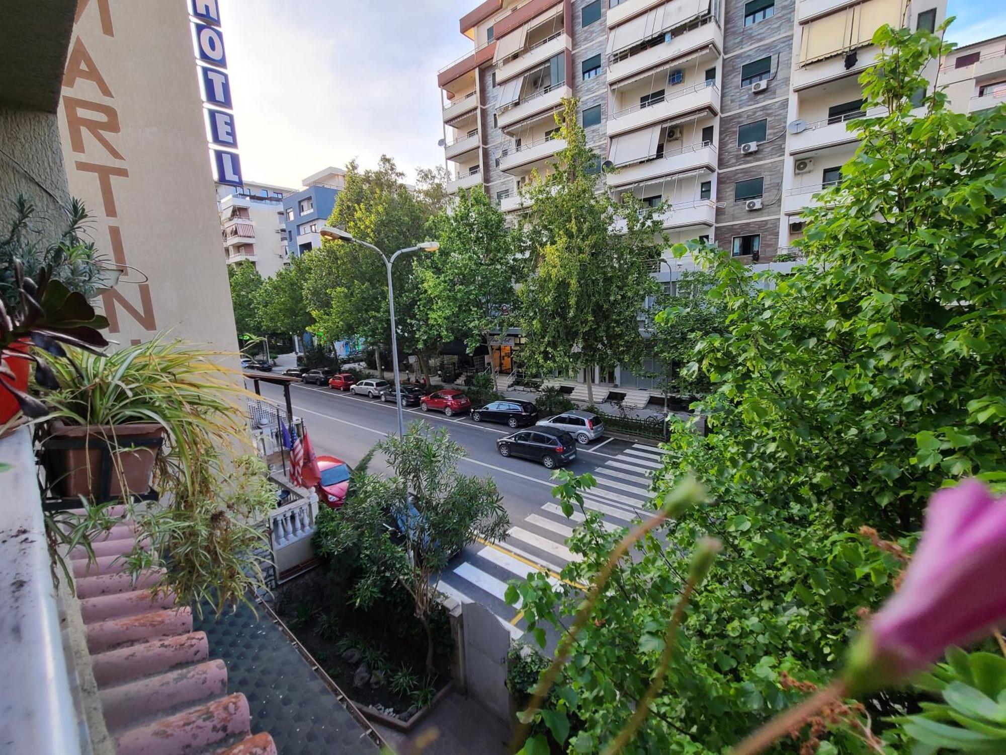 Hotel Martini Vlorë Екстериор снимка