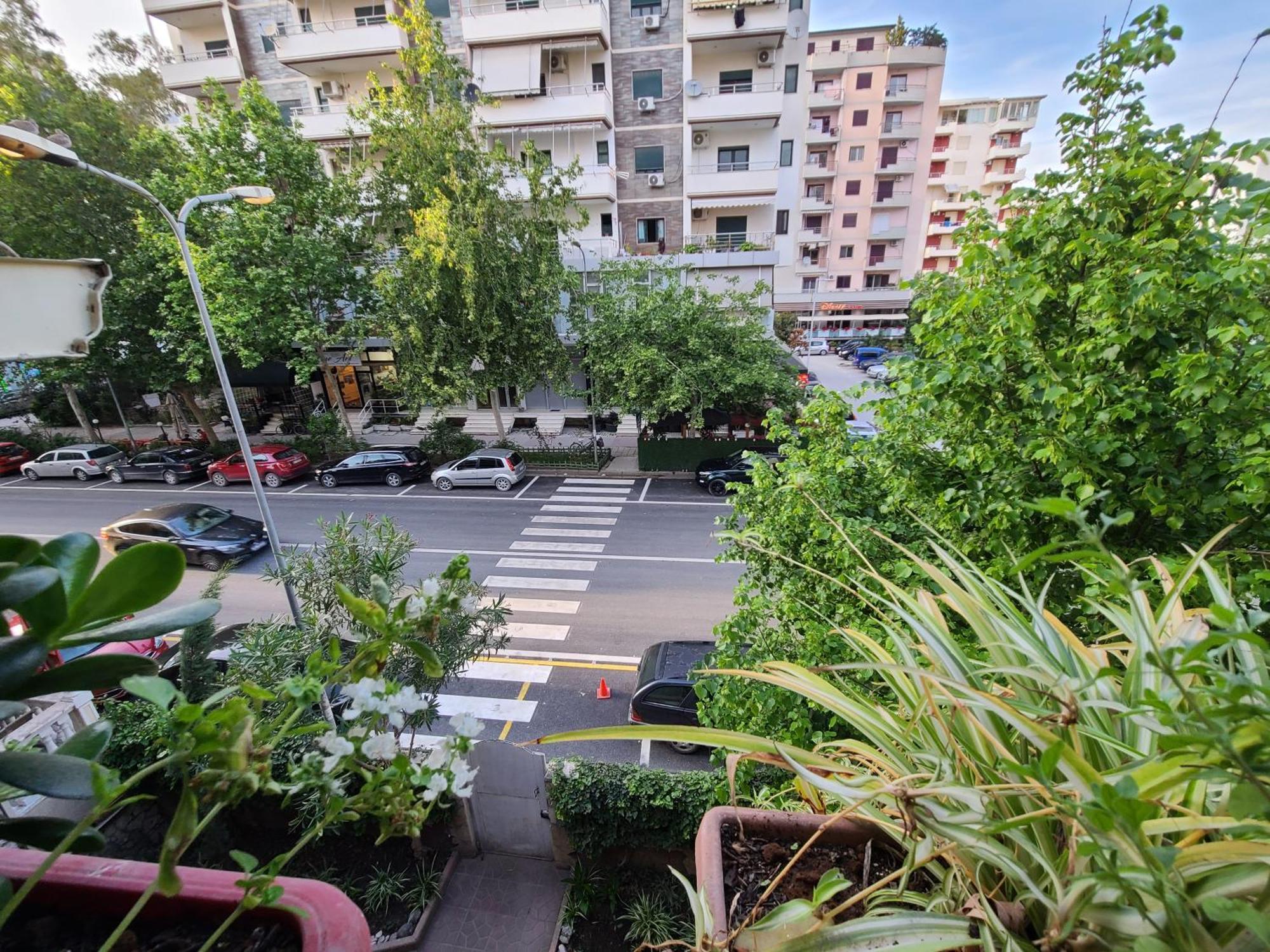 Hotel Martini Vlorë Екстериор снимка