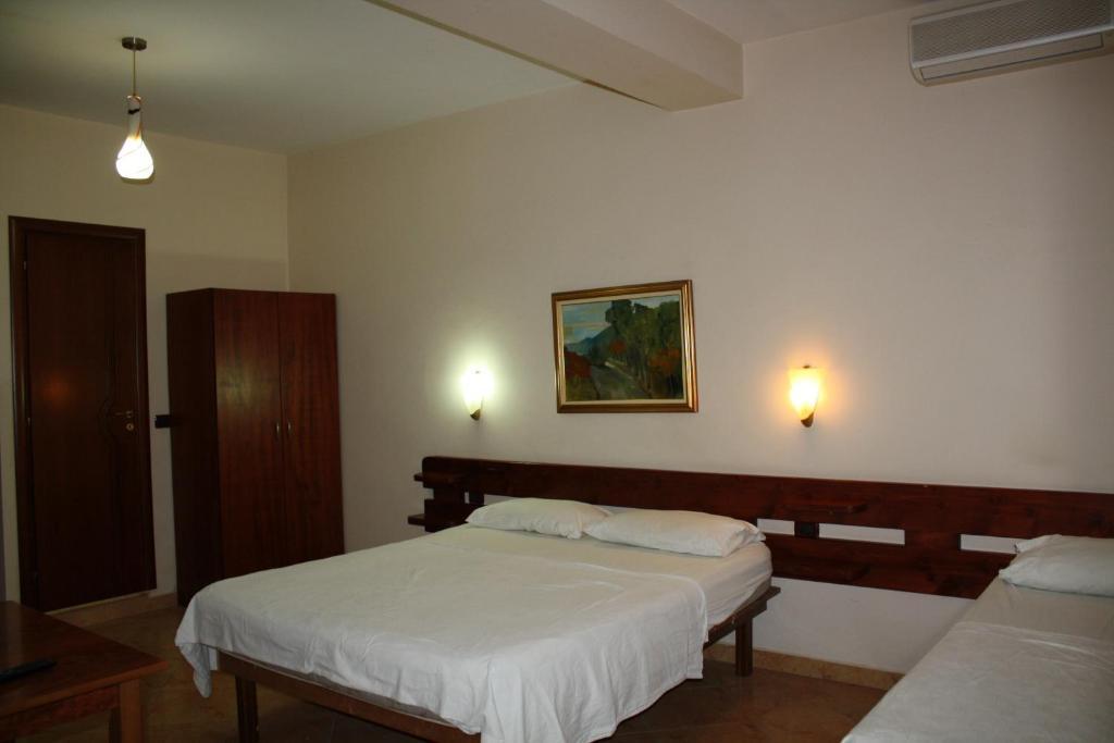 Hotel Martini Vlorë Екстериор снимка
